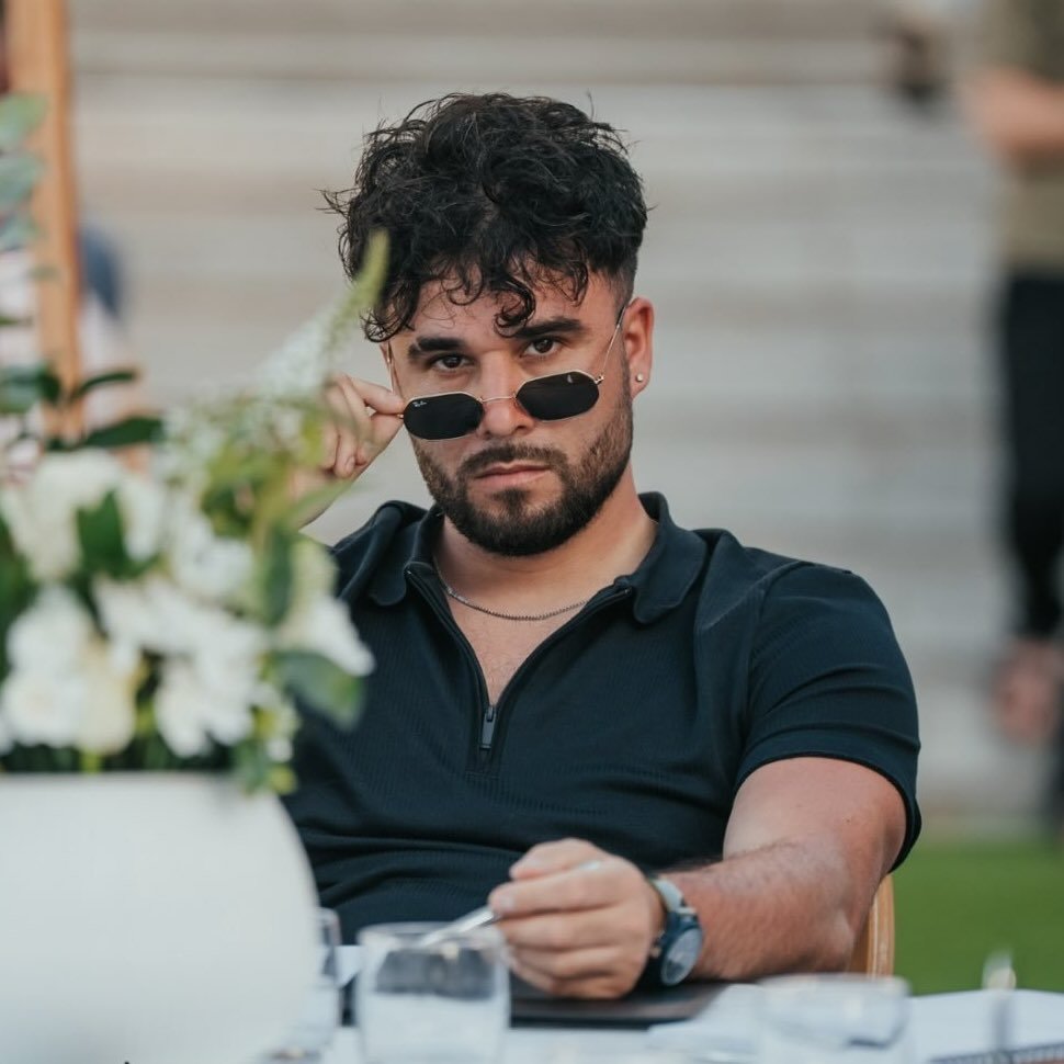 Emre Arslan, électricien et CEO d'Emrelec